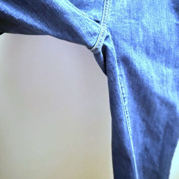 LL Bean Womens Sz 10 Reg Classic Fit Medium Wash Blue Denim Jeans - Picture 6 of 7